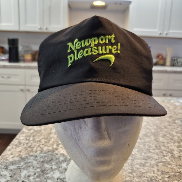 Vintage Other - Vintage Newport Pleasure Black Nylon Snapback